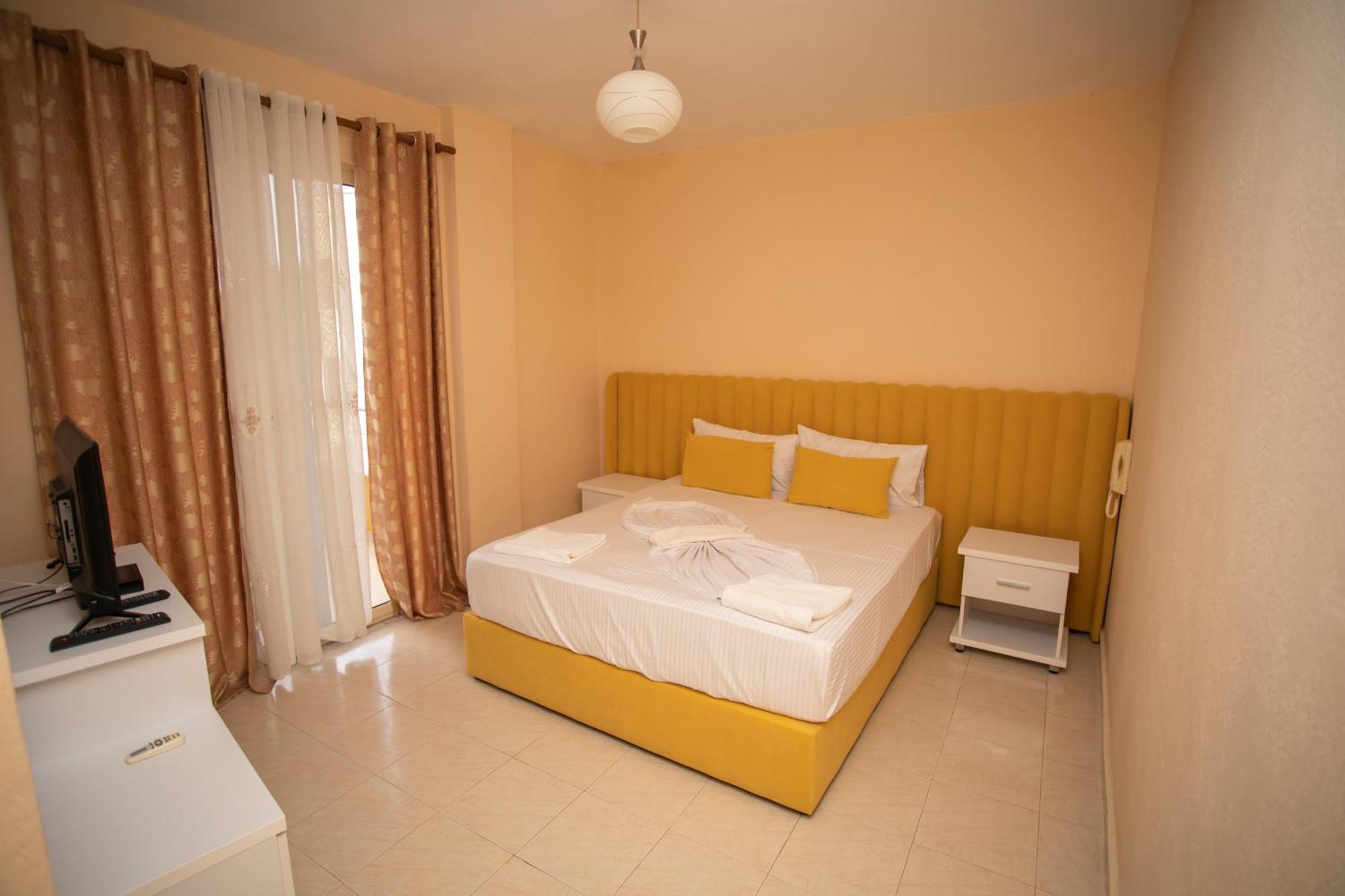 Hotel Sunrise Golem  Extérieur photo